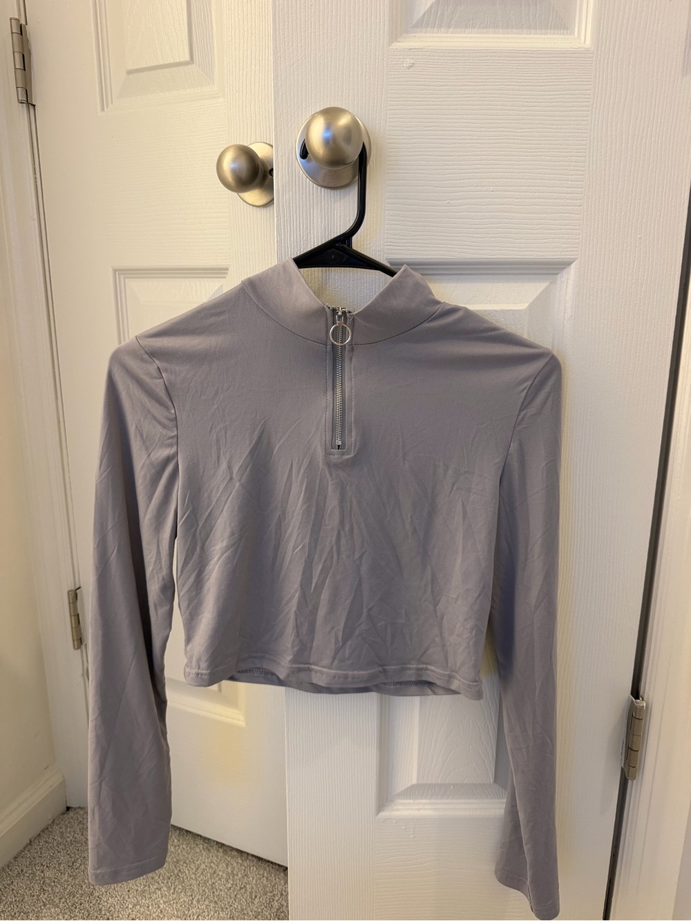 Forever 21 Light Gray Cropped Long-Sleeve Zip Mock Neck Top